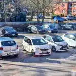 Sehr großer Parkplatz, kostenpflichtig von 7 - 9 Uhr am Retro-Art-Hotel Lünen